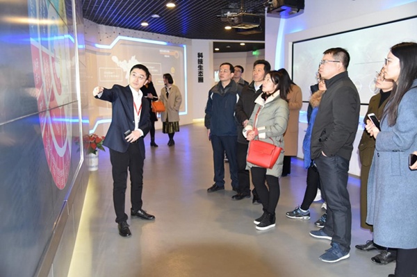 漯河市发改委规划处处长蒯旭光一行莅临918博天堂科技参观调研